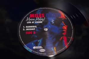 Merci Miles - Live at Vienne (11)